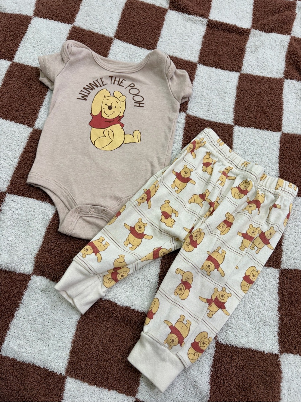 Disney Winnie the Pooh Beige & Yellow Baby Bodysuit and Pants Set